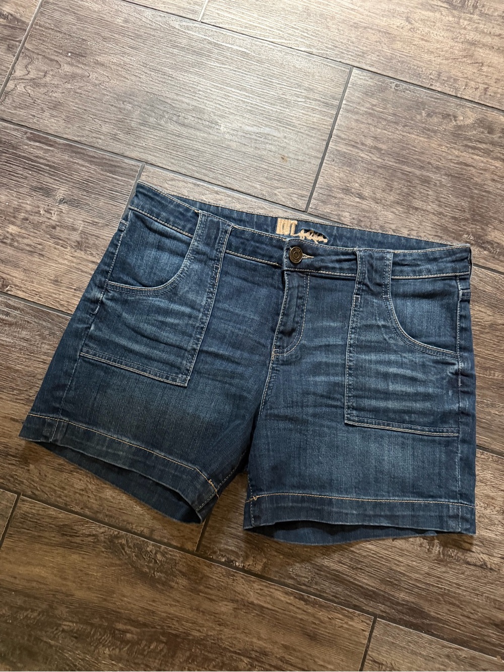 KUT from the Kloth Size 12 Patch Pocket Shorts Dark Wash Denim